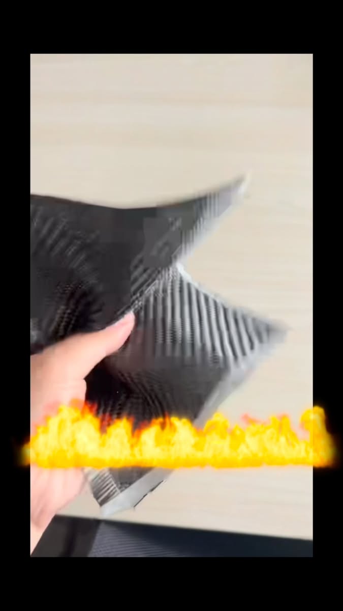 Facebook Reel: laminado de fibra de carbono