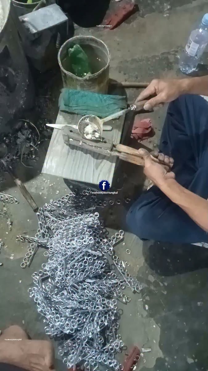 Facebook Reel: repujado de metal por rotación