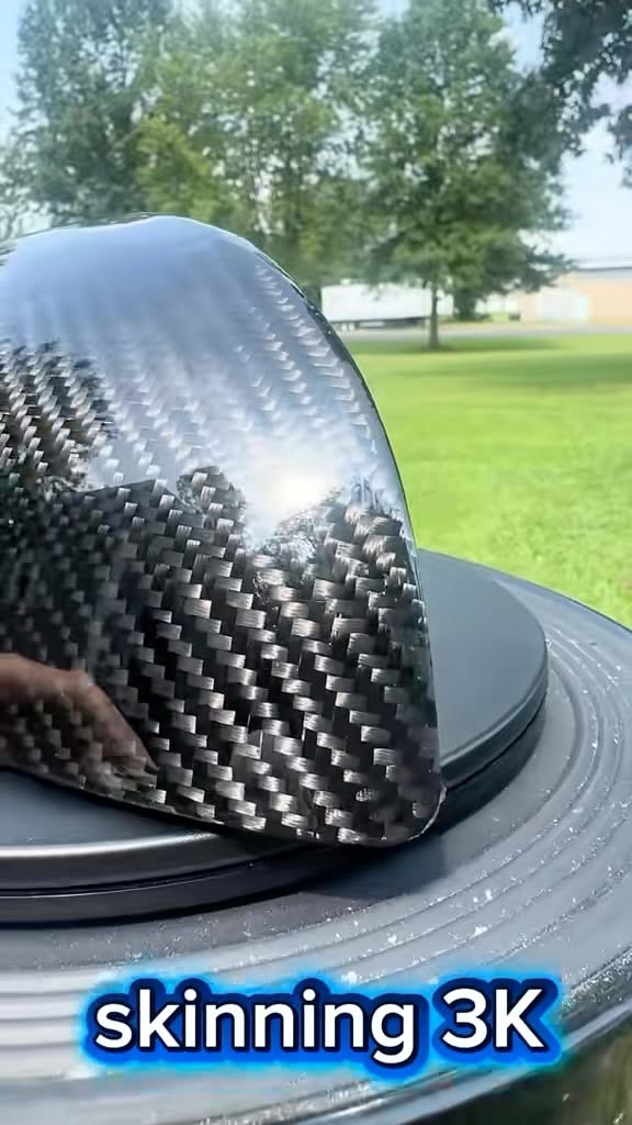Facebook Reel: laminado de fibra de carbono
