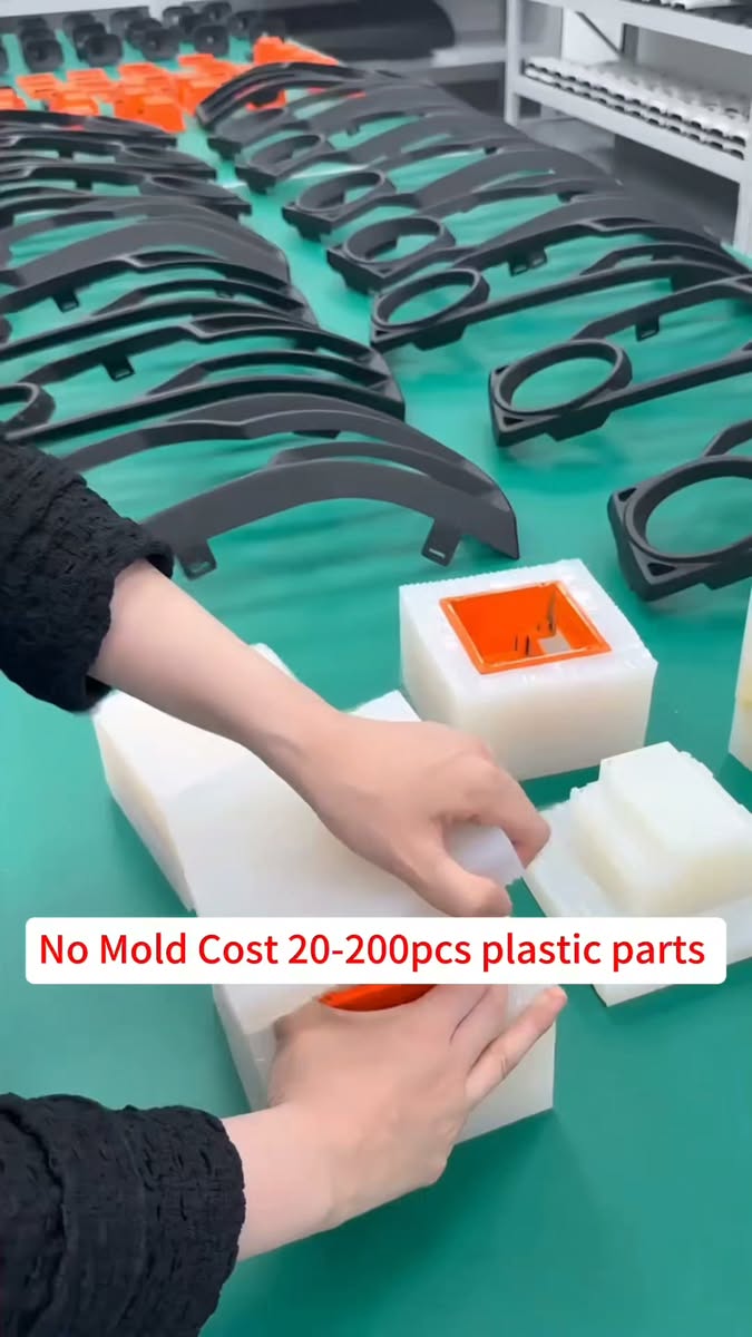 Facebook Reel: moldeo de silicona para colada de resina