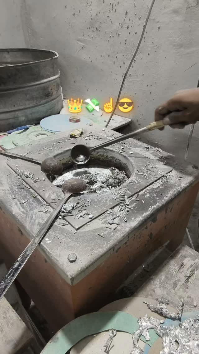 Facebook Reel: repujado de metal por rotación