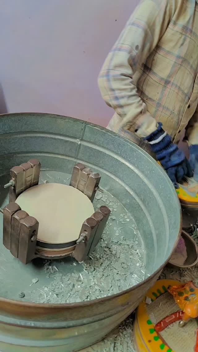 Facebook Reel: moldeo de silicona para colada de resina